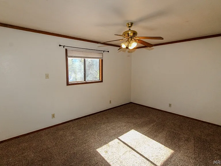 376 Santa Barbara Ave — Photo 19