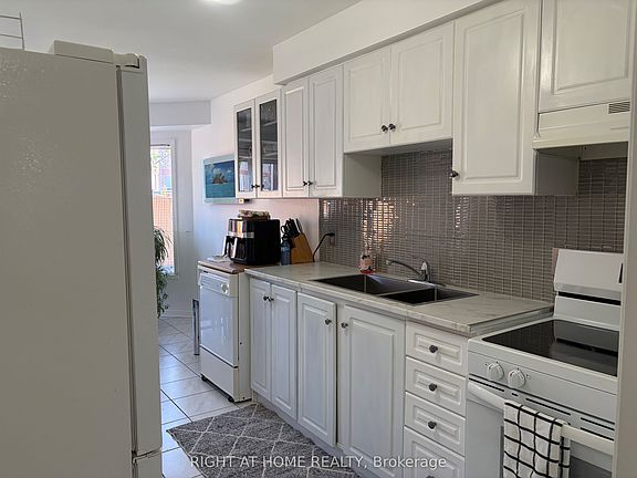 2nd image of 40 Vogue St