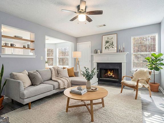 2nd image of 2146 Mulberry Ln