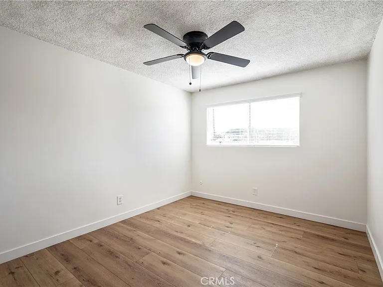 972 W 14th St #3 — Photo 6