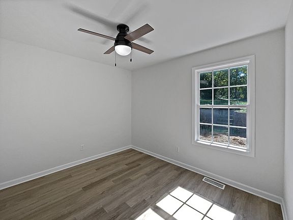 5th image of 513 W 5th St
