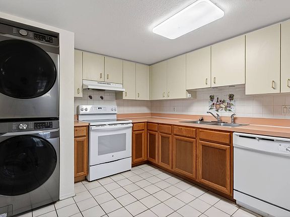 3rd image of 8132 Fairways Cir #R103