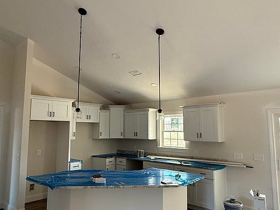 5th image of 374 Three Curve Rd. #Cedar 3