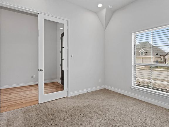 4th image of 3709 Blue Stream Dr