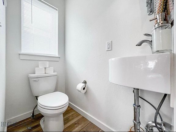 4th image of 613 E Missoula Ave