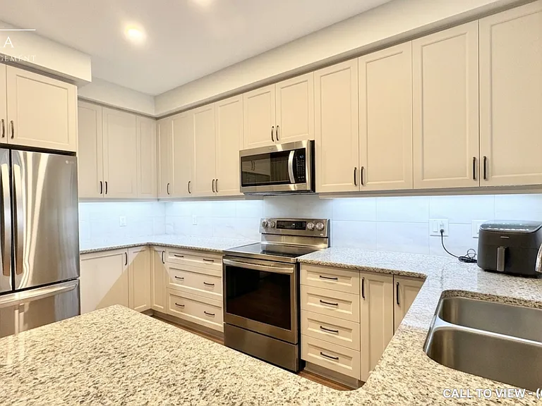 526 Muscari St — Photo 4