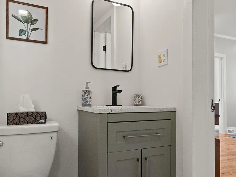 123 W Circular St #1 — Photo 15