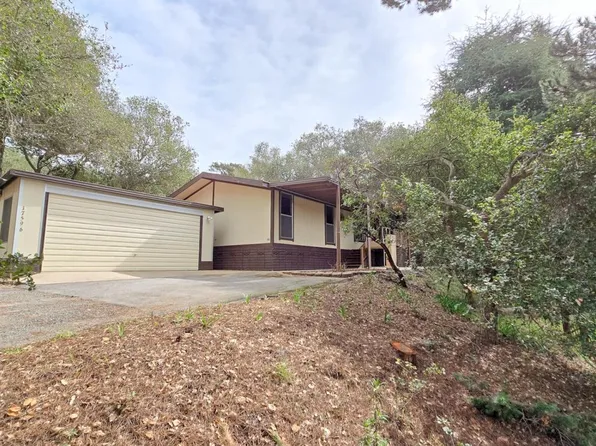 17596 Pond Derosa Ln #10, Salinas, CA 93907