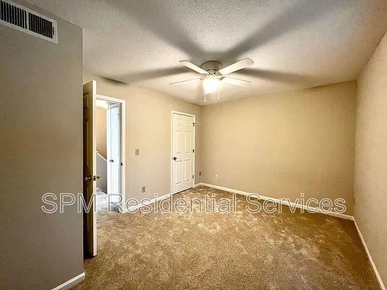 626 Cobblestone Dr — Photo 17