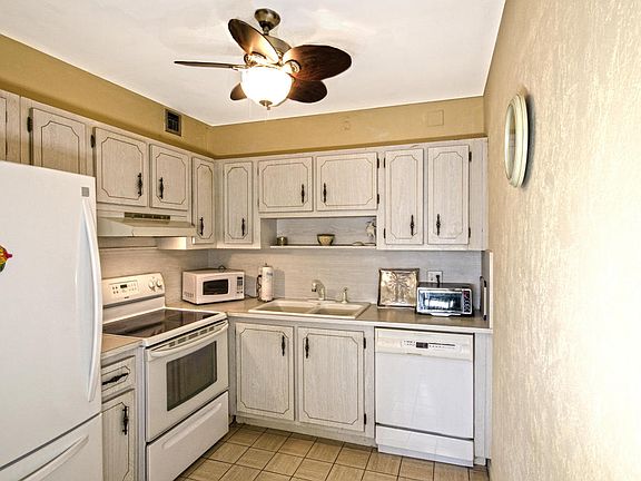 4th image of 6289 Lear Dr APT 202