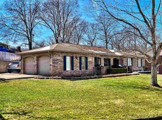 1096 Fox Dr, Russell, KY 41169