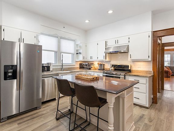 3rd image of 106 N Pine Ave #1