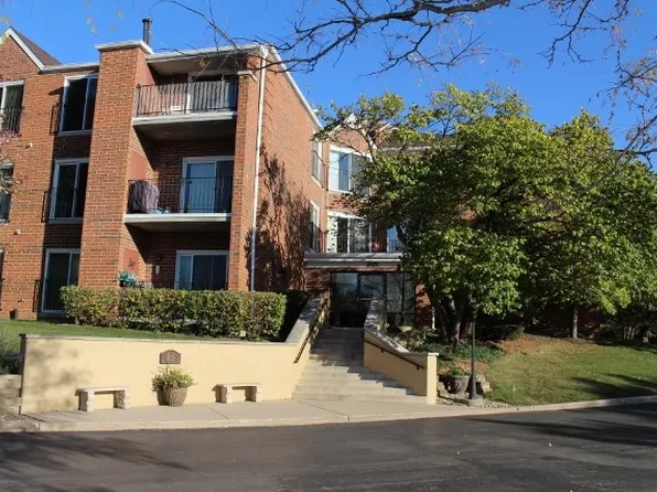 815 Leicester Rd #A206, Elk Grove Village, IL 60007
