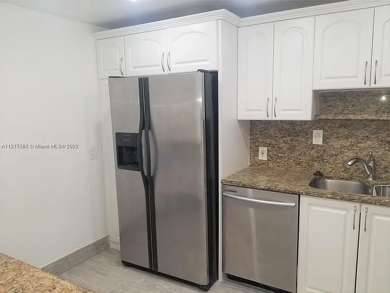 100 Bayview Dr #208 — Photo 4