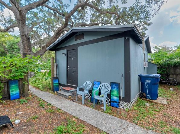 tampa-florida-453318982 picture