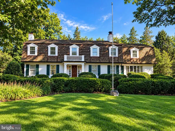 3525 Roberts Ln, Arlington, VA 22207