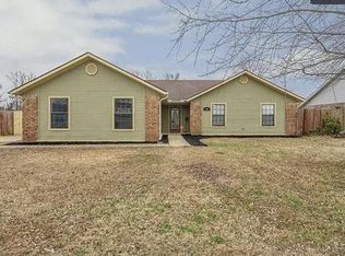 809 Michael St, Centerton, AR 72719
