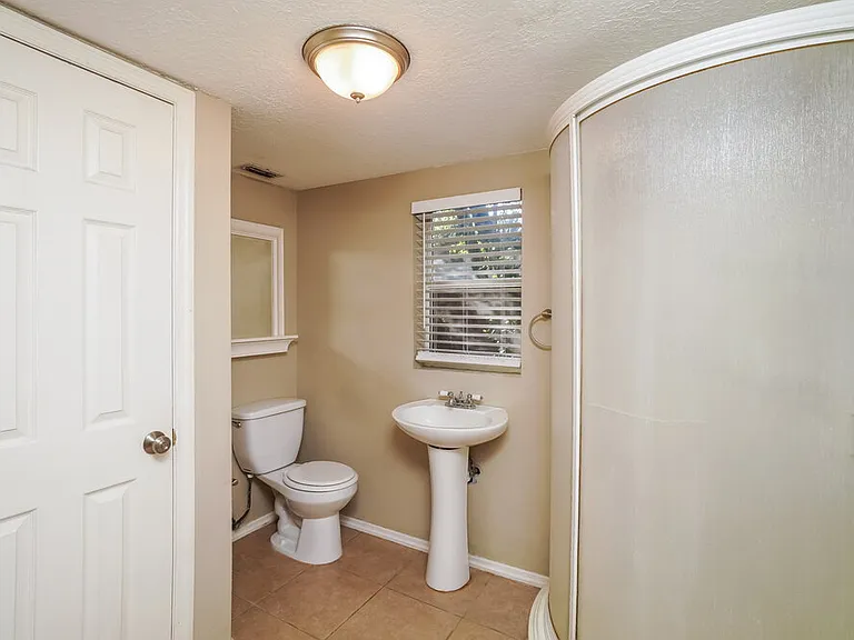 5917 Missouri Ave — Photo 10