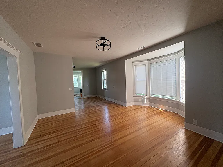 130 S Scott St — Photo 6