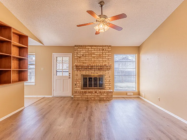 4414 Valleybrook — Photo 4