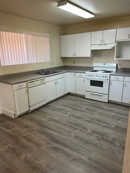 1188 Zircon Ct — Photo 2
