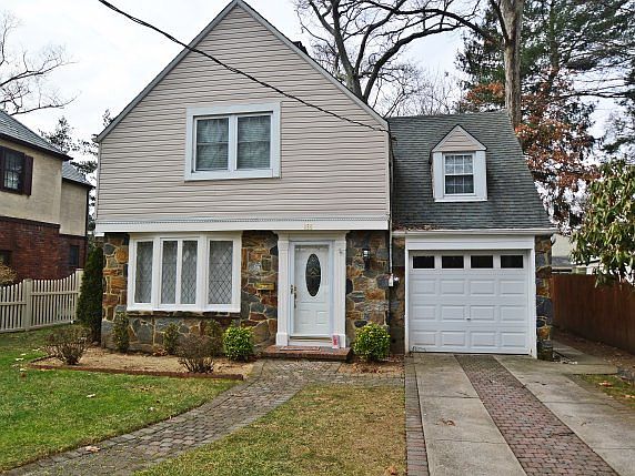 1st image of 155 Connecticut Ave