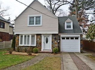 155 Connecticut Ave, Freeport, NY 11520