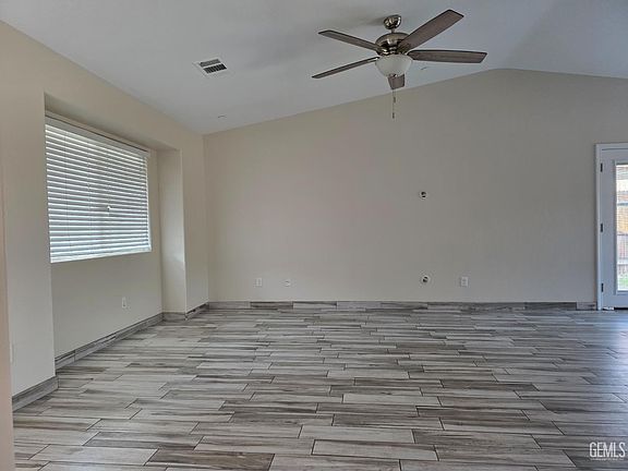 3rd image of 6211 Pizarro St
