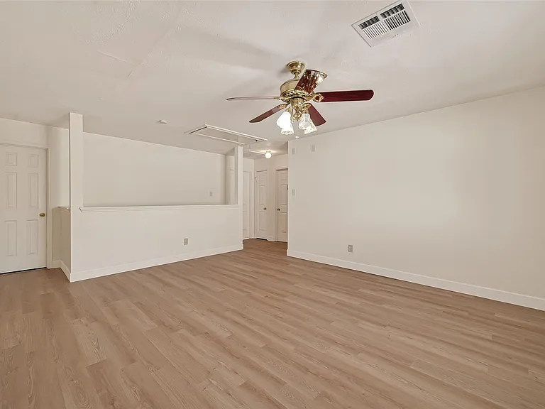 15910 Clayton Bend Dr — Photo 37