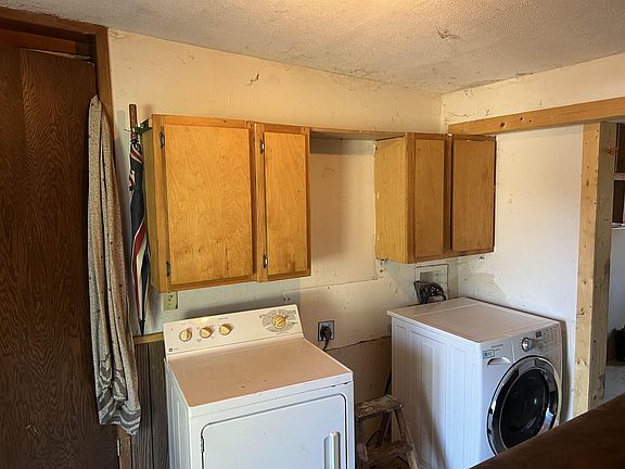 3rd image of 111 S Parkview Ave