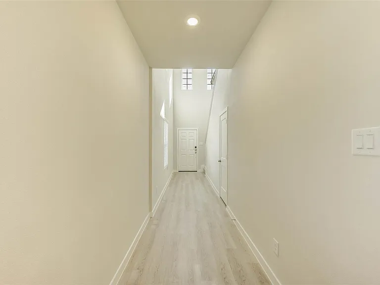 21526 George Wayne Way — Photo 3