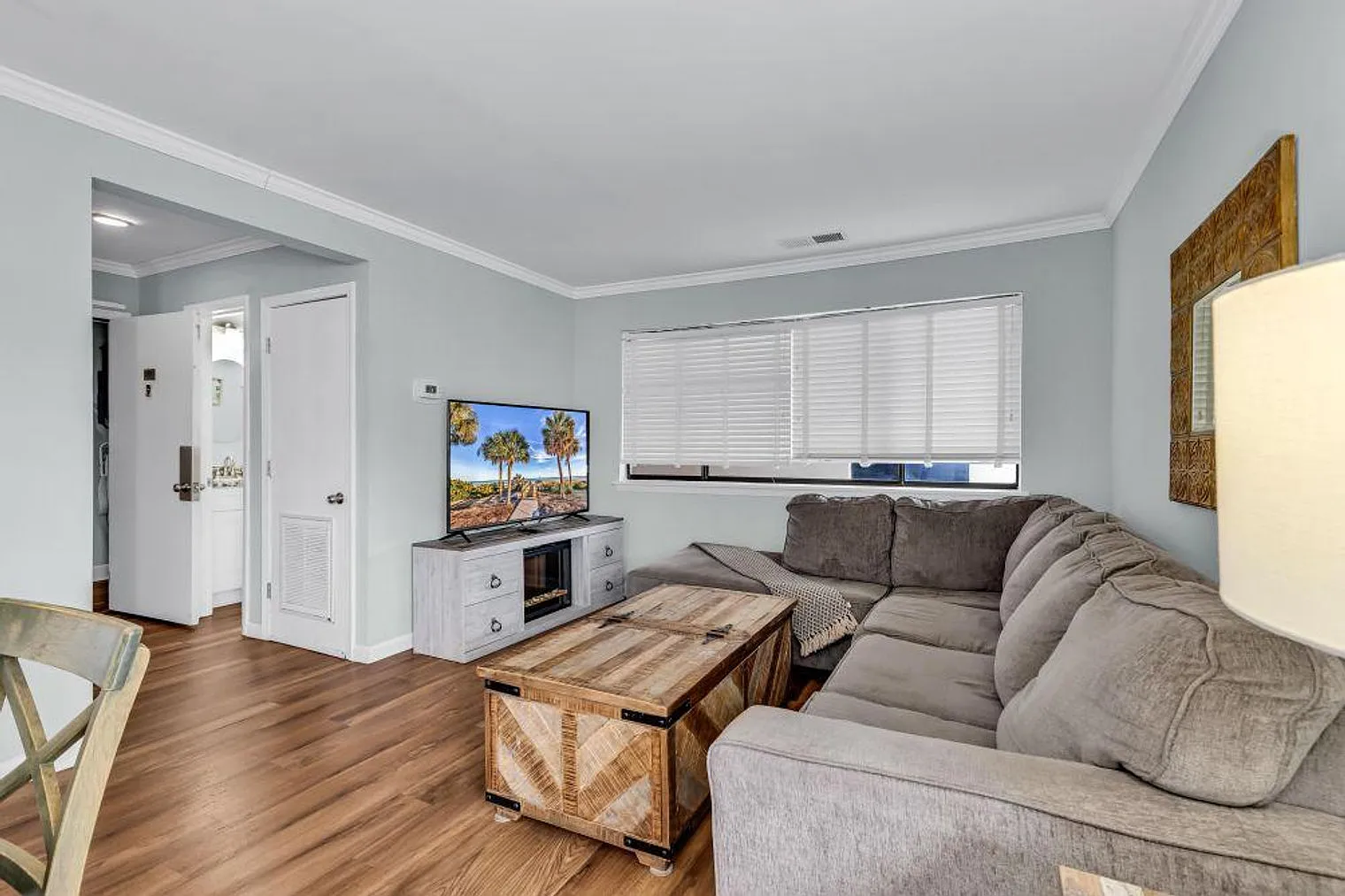 2 bed, 3.0 bath, 1130 sqft, $3,921 — Photo 3