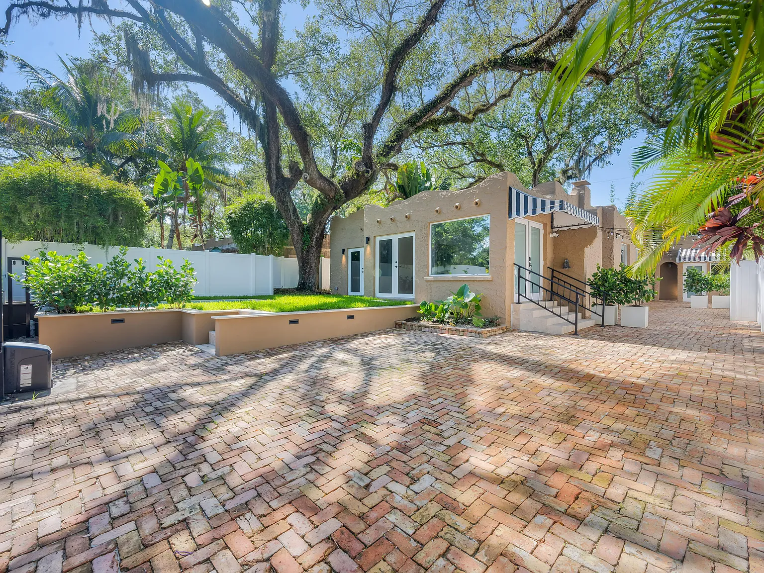 4 bed, 3.0 bath, 2186 sqft, $9,500 — Photo 4
