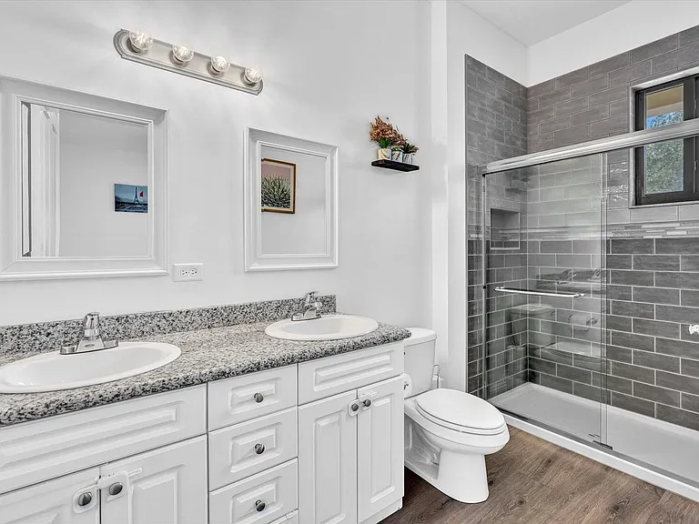 2414 Venetian Way — Photo 3