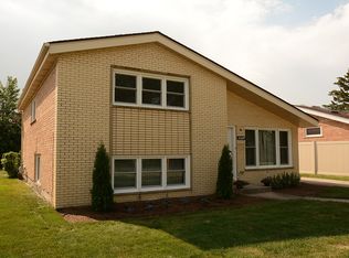 10004 Buell Ct, Oak Lawn, IL