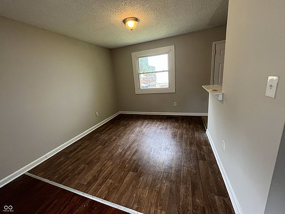 3rd image of 9432 English Oak Dr