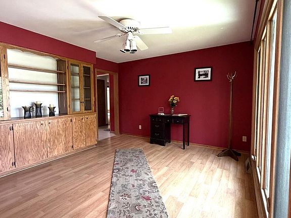 5th image of 42 Robin Hill DRIVE