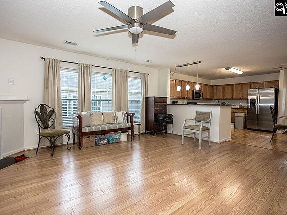 5th image of 271 Richmond Farm Cir