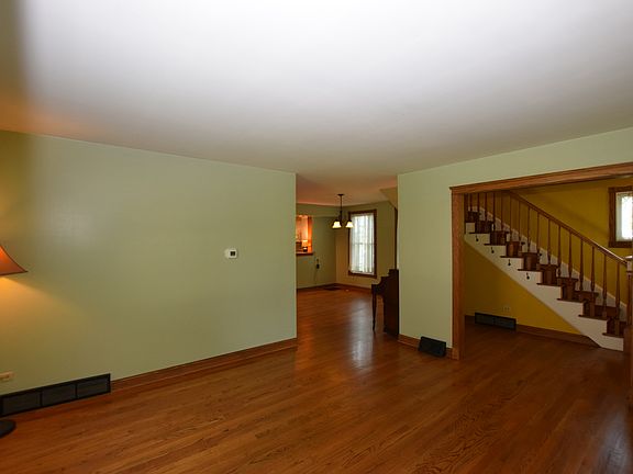 4th image of 814 N Madison St