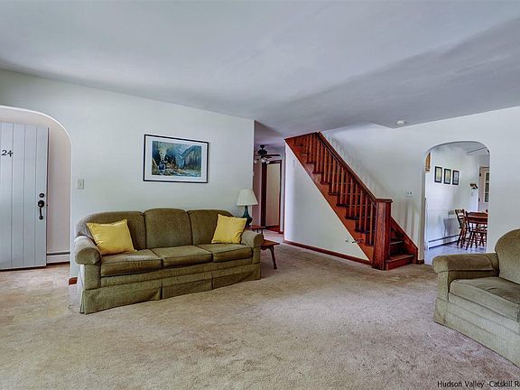 5th image of 24 Woodside Pl