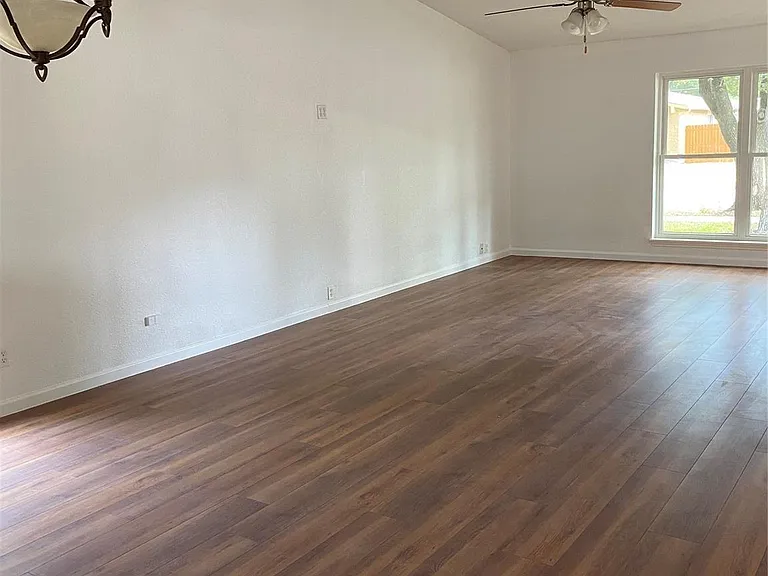 854 Timberdale St — Photo 7