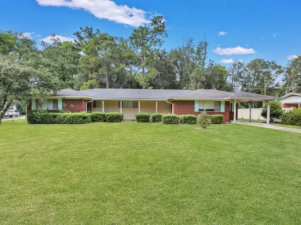 592 S 6th St, Jesup, GA 31545