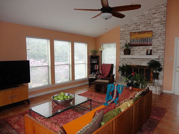 2nd image of 3703 Hunters Circle St