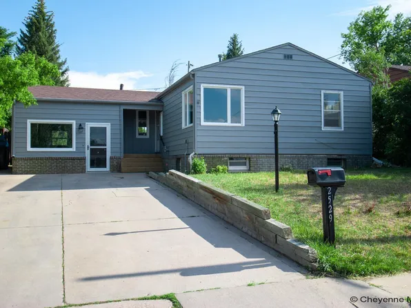 2529 E 16th St, Cheyenne, WY 82001