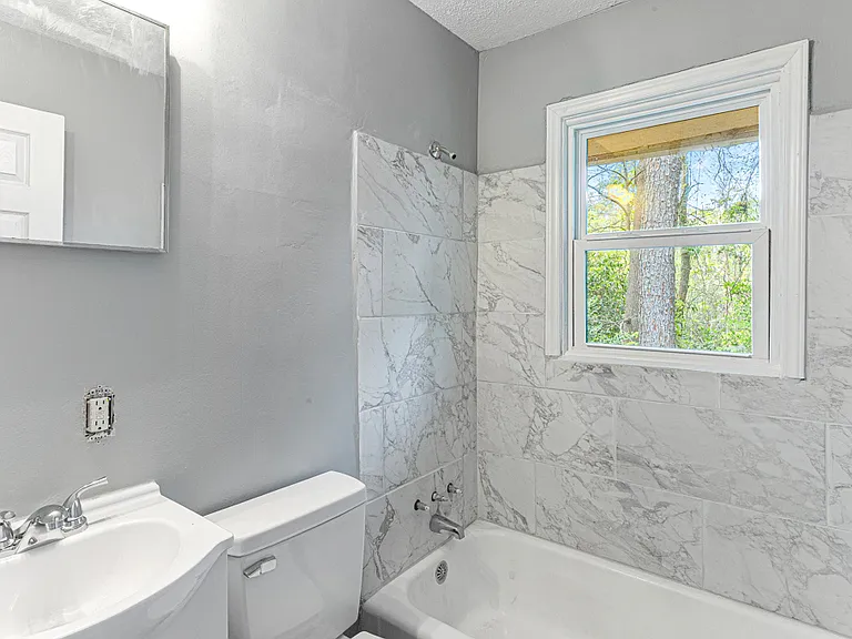 1707 Powatan St #3 — Photo 12