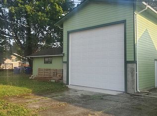194 N 3rd St, Buckley, WA 98321