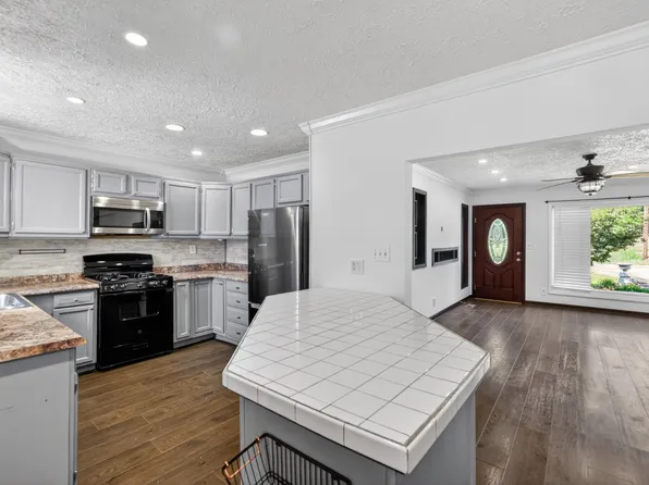 204 Homeward Ave, Winchester, TN 37398