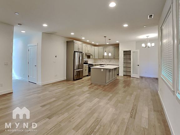 4th image of 1227 170th St SW Unit 12B