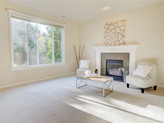 4th image of 457 1st Ave NW