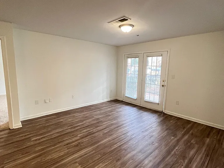 Wesley St. Claire Apartments at Lawrenceville — Photo 119
